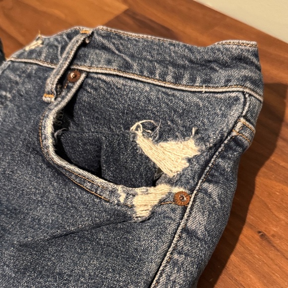 Distressed Agolde Riley Jeans - Picture 2 of 9